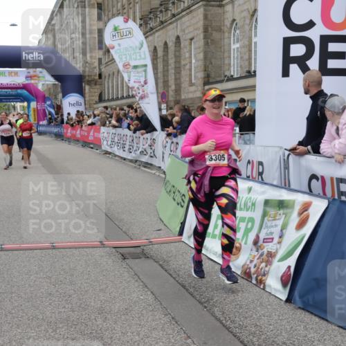 06.09.2026 - CURREX Alsterlauf Yannick Fuchs http://msf.ph/oto/10227030 06.09.2026 10:23:23 Ziel 2945, 3305, 5980 meine-sportfotos.de