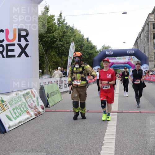 06.09.2026 - CURREX Alsterlauf Yannick Fuchs http://msf.ph/oto/10227050 06.09.2026 10:23:31 Ziel 2591, 2592, 2593, 2939, 3118, 4122, 4303, 5479, 5754 meine-sportfotos.de