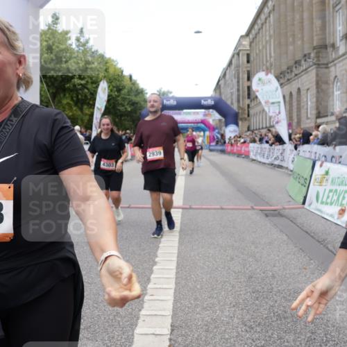 06.09.2026 - CURREX Alsterlauf Yannick Fuchs http://msf.ph/oto/10227075 06.09.2026 10:23:36 Ziel 2591, 2592, 2593, 2939, 3118, 3424, 4122, 4303, 4659, 5479, 5754, 8144 meine-sportfotos.de