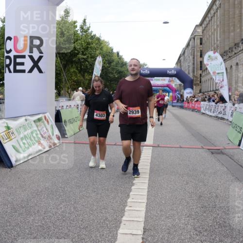 06.09.2026 - CURREX Alsterlauf Yannick Fuchs http://msf.ph/oto/10227076 06.09.2026 10:23:37 Ziel 2591, 2592, 2593, 2939, 3118, 3424, 4122, 4303, 4659, 5754, 8144 meine-sportfotos.de