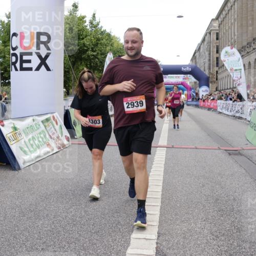 06.09.2026 - CURREX Alsterlauf Yannick Fuchs http://msf.ph/oto/10227080 06.09.2026 10:23:37 Ziel 2591, 2592, 2593, 2939, 3118, 3424, 4122, 4303, 4659, 5754, 8144 meine-sportfotos.de