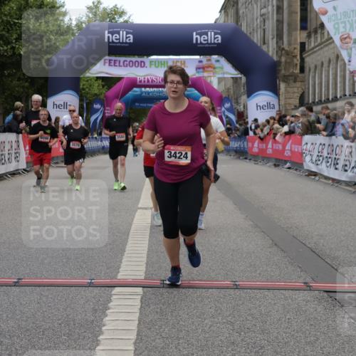 06.09.2026 - CURREX Alsterlauf Yannick Fuchs http://msf.ph/oto/10227083 06.09.2026 10:23:39 Ziel 2591, 2592, 2593, 2939, 3118, 3424, 3578, 3582, 4303, 4659, 6090, 8144 meine-sportfotos.de