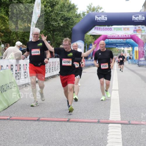 06.09.2026 - CURREX Alsterlauf Yannick Fuchs http://msf.ph/oto/10227095 06.09.2026 10:23:42 Ziel 2591, 2592, 2939, 3424, 3578, 3582, 4303, 4450, 4659, 6090, 8144 meine-sportfotos.de