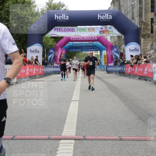 06.09.2026 - CURREX Alsterlauf Yannick Fuchs http://msf.ph/oto/10227113 06.09.2026 10:23:48 Ziel 3578, 3582, 4450, 4659, 6090 meine-sportfotos.de