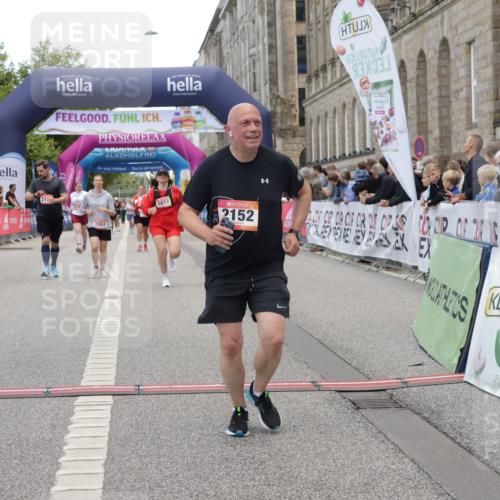 06.09.2026 - CURREX Alsterlauf Yannick Fuchs http://msf.ph/oto/10227120 06.09.2026 10:23:54 Ziel 2127, 2152, 2553, 4450, 5817 meine-sportfotos.de