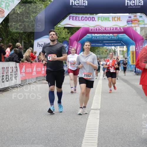 06.09.2026 - CURREX Alsterlauf Yannick Fuchs http://msf.ph/oto/10227121 06.09.2026 10:23:56 Ziel 2127, 2152, 2553, 5817 meine-sportfotos.de