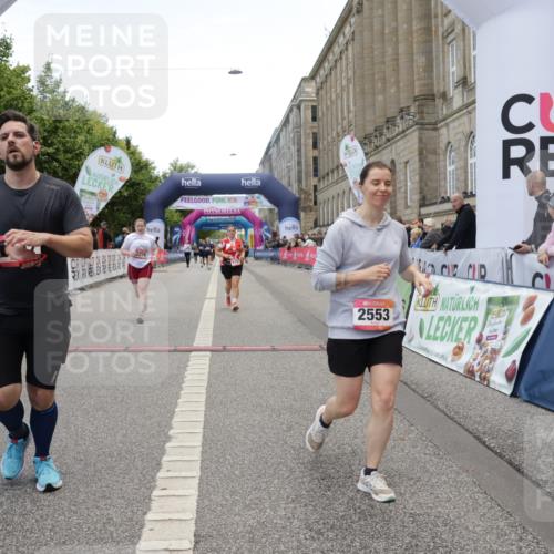 06.09.2026 - CURREX Alsterlauf Yannick Fuchs http://msf.ph/oto/10227135 06.09.2026 10:24:01 Ziel 2127, 2152, 2276, 2553, 5817, 6167 meine-sportfotos.de