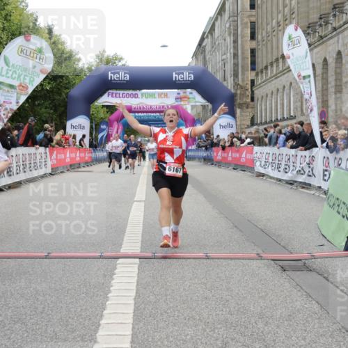06.09.2026 - CURREX Alsterlauf Yannick Fuchs http://msf.ph/oto/10227141 06.09.2026 10:24:02 Ziel 2127, 2276, 2553, 5817, 6167 meine-sportfotos.de