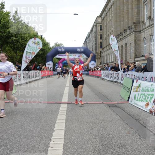 06.09.2026 - CURREX Alsterlauf Yannick Fuchs http://msf.ph/oto/10227143 06.09.2026 10:24:03 Ziel 2127, 2276, 2553, 5817, 6167 meine-sportfotos.de