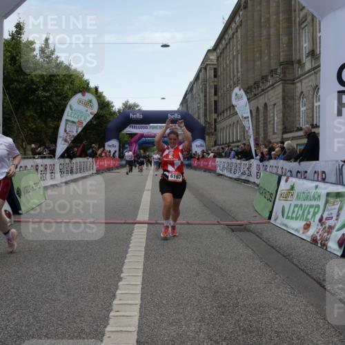 06.09.2026 - CURREX Alsterlauf Yannick Fuchs http://msf.ph/oto/10227145 06.09.2026 10:24:03 Ziel 2127, 2276, 2553, 5817, 6167 meine-sportfotos.de