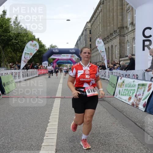 06.09.2026 - CURREX Alsterlauf Yannick Fuchs http://msf.ph/oto/10227151 06.09.2026 10:24:04 Ziel 2127, 2276, 2553, 4271, 5817, 6167 meine-sportfotos.de