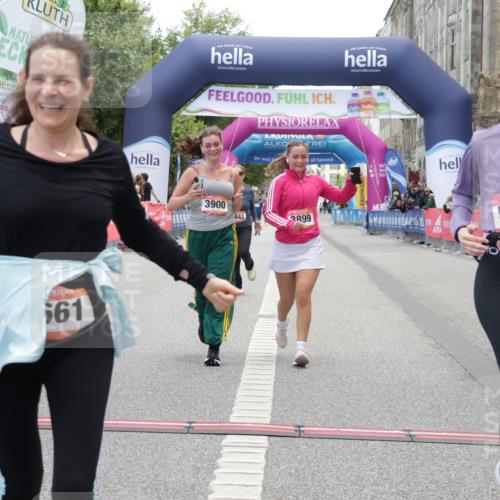 06.09.2026 - CURREX Alsterlauf Yannick Fuchs http://msf.ph/oto/10227218 06.09.2026 10:24:27 Ziel 2662, 3856, 3899, 3900, 5604, 5842 meine-sportfotos.de