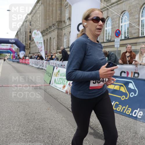 06.09.2026 - CURREX Alsterlauf Yannick Fuchs http://msf.ph/oto/10227237 06.09.2026 10:24:32 Ziel 2662, 3899, 3900, 5604, 5842 meine-sportfotos.de