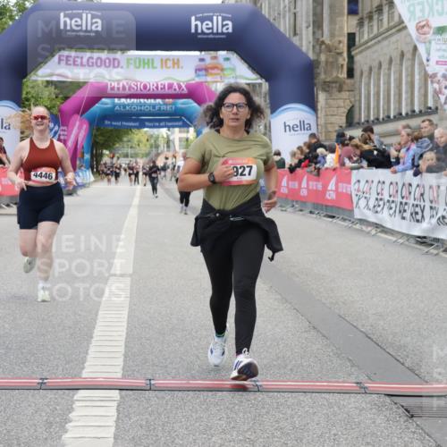 06.09.2026 - CURREX Alsterlauf Yannick Fuchs http://msf.ph/oto/10227258 06.09.2026 10:24:56 Ziel 3716, 4446, 4912, 4927 meine-sportfotos.de