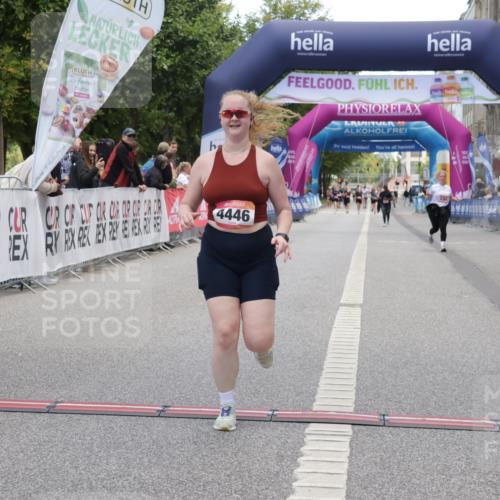 06.09.2026 - CURREX Alsterlauf Yannick Fuchs http://msf.ph/oto/10227263 06.09.2026 10:24:58 Ziel 3716, 4446, 4912, 4927 meine-sportfotos.de