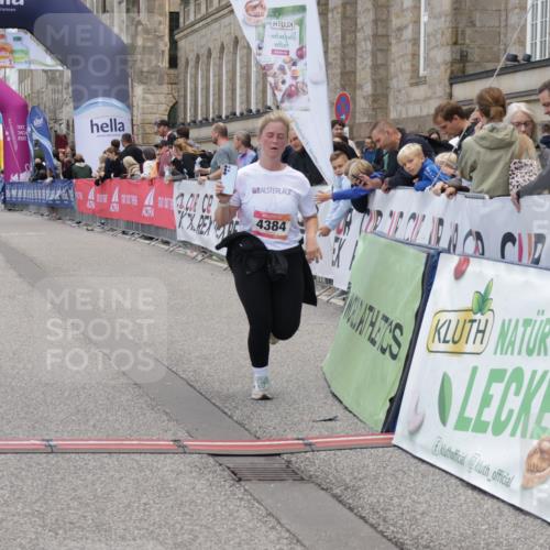 06.09.2026 - CURREX Alsterlauf Yannick Fuchs http://msf.ph/oto/10227274 06.09.2026 10:25:05 Ziel 4384, 4446 meine-sportfotos.de