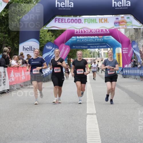 06.09.2026 - CURREX Alsterlauf Yannick Fuchs http://msf.ph/oto/10227289 06.09.2026 10:25:24 Ziel 3998, 3999, 4000, 4001, 6333 meine-sportfotos.de