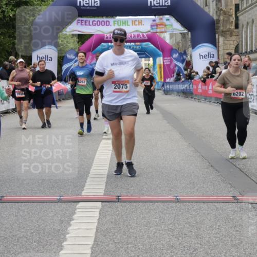 06.09.2026 - CURREX Alsterlauf Yannick Fuchs http://msf.ph/oto/10227314 06.09.2026 10:25:44 Ziel 2075, 3774, 4258, 6202, 6252 meine-sportfotos.de