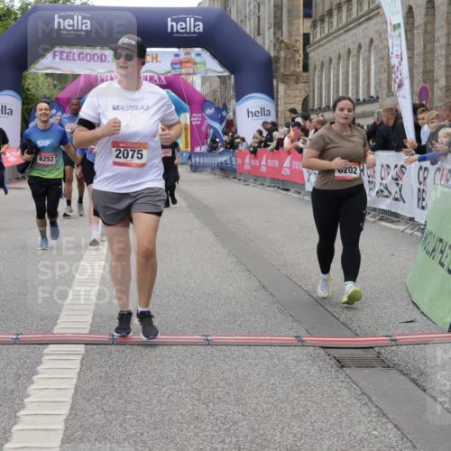 06.09.2026 - CURREX Alsterlauf Yannick Fuchs http://msf.ph/oto/10227316 06.09.2026 10:25:45 Ziel 2075, 2635, 2636, 3774, 4258, 6202, 6252, 6325 meine-sportfotos.de