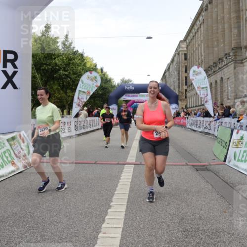 06.09.2026 - CURREX Alsterlauf Yannick Fuchs http://msf.ph/oto/10227389 06.09.2026 10:26:13 Ziel 2439, 2468, 4170, 5944 meine-sportfotos.de