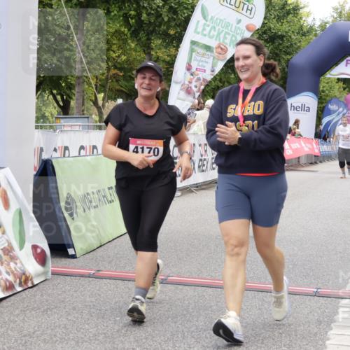 06.09.2026 - CURREX Alsterlauf Yannick Fuchs http://msf.ph/oto/10227393 06.09.2026 10:26:15 Ziel 2439, 2468, 4170, 5944 meine-sportfotos.de