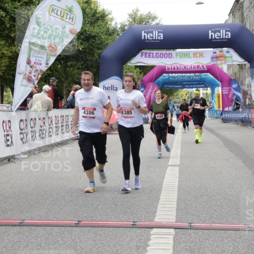 06.09.2026 - CURREX Alsterlauf Yannick Fuchs http://msf.ph/oto/10227408 06.09.2026 10:26:22 Ziel 4168, 4170, 4385, 4386, 5944 meine-sportfotos.de