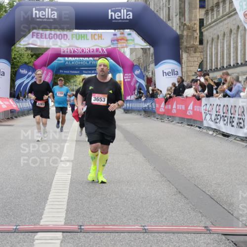 06.09.2026 - CURREX Alsterlauf Yannick Fuchs http://msf.ph/oto/10227417 06.09.2026 10:26:28 Ziel 3653, 4168, 4385, 4386 meine-sportfotos.de