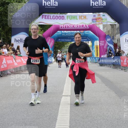 06.09.2026 - CURREX Alsterlauf Yannick Fuchs http://msf.ph/oto/10227422 06.09.2026 10:26:31 Ziel 2282, 2283, 3653, 3784, 4168 meine-sportfotos.de