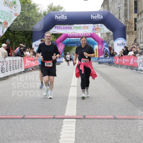 06.09.2026 - CURREX Alsterlauf Yannick Fuchs http://msf.ph/oto/10227423 06.09.2026 10:26:32 Ziel 2282, 2283, 3653, 3784, 4168 meine-sportfotos.de