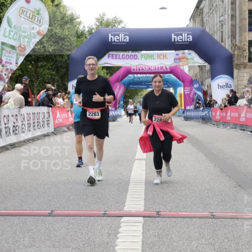 06.09.2026 - CURREX Alsterlauf Yannick Fuchs http://msf.ph/oto/10227424 06.09.2026 10:26:32 Ziel 2282, 2283, 3653, 3784, 4168 meine-sportfotos.de