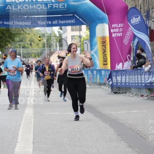 06.09.2026 - CURREX Alsterlauf Yannick Fuchs http://msf.ph/oto/10227436 06.09.2026 10:26:38 Ziel 2282, 2283, 3784, 5058 meine-sportfotos.de