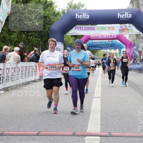 06.09.2026 - CURREX Alsterlauf Yannick Fuchs http://msf.ph/oto/10227448 06.09.2026 10:26:52 Ziel 2253, 2790, 2791, 3013, 3165 meine-sportfotos.de