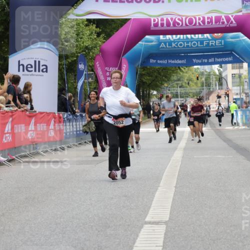 06.09.2026 - CURREX Alsterlauf Yannick Fuchs http://msf.ph/oto/10227484 06.09.2026 10:27:07 Ziel 2052, 4978, 5066, 5155, 5156 meine-sportfotos.de