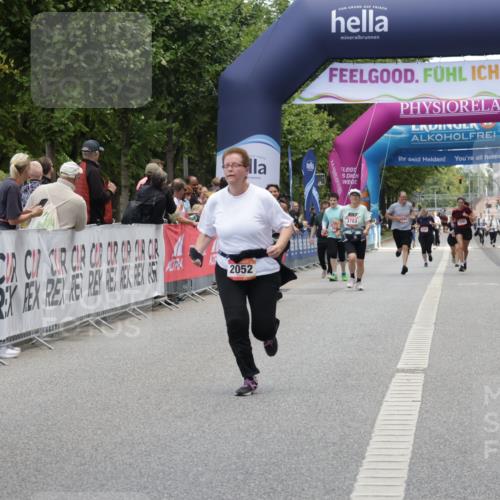 06.09.2026 - CURREX Alsterlauf Yannick Fuchs http://msf.ph/oto/10227490 06.09.2026 10:27:10 Ziel 2052, 4978, 5066 meine-sportfotos.de