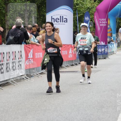 06.09.2026 - CURREX Alsterlauf Yannick Fuchs http://msf.ph/oto/10227497 06.09.2026 10:27:13 Ziel 2052 meine-sportfotos.de