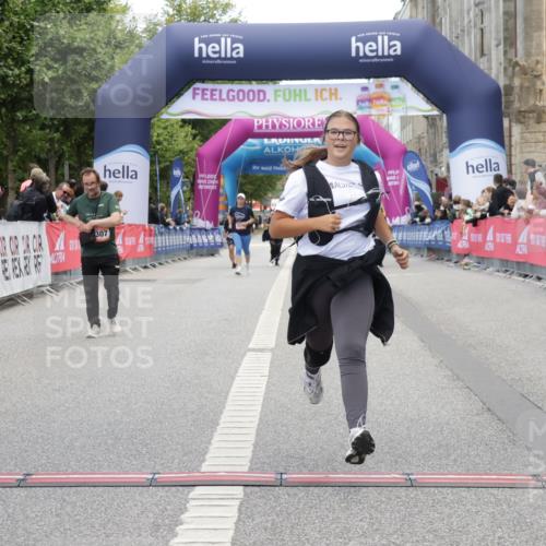 06.09.2026 - CURREX Alsterlauf Yannick Fuchs http://msf.ph/oto/10227538 06.09.2026 10:27:30 Ziel 3043 meine-sportfotos.de