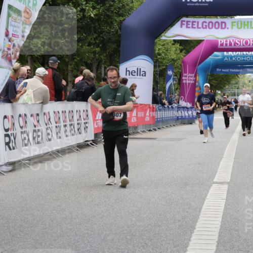 06.09.2026 - CURREX Alsterlauf Yannick Fuchs http://msf.ph/oto/10227540 06.09.2026 10:27:32 Ziel 3043 meine-sportfotos.de