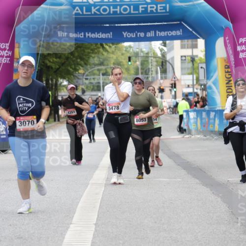 06.09.2026 - CURREX Alsterlauf Yannick Fuchs http://msf.ph/oto/10227541 06.09.2026 10:27:35 Ziel 3070, 4307 meine-sportfotos.de