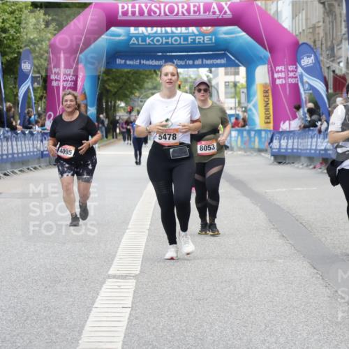 06.09.2026 - CURREX Alsterlauf Yannick Fuchs http://msf.ph/oto/10227558 06.09.2026 10:27:41 Ziel 3070, 4307, 4544, 5478 meine-sportfotos.de