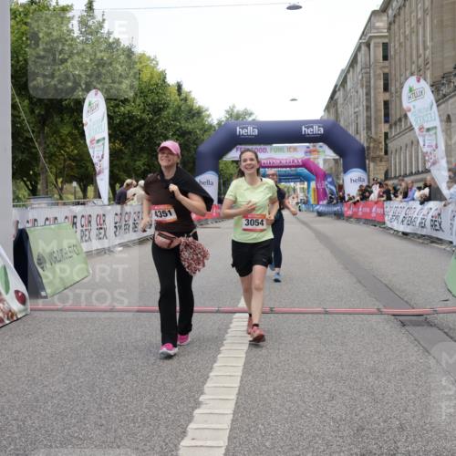 06.09.2026 - CURREX Alsterlauf Yannick Fuchs http://msf.ph/oto/10227593 06.09.2026 10:27:53 Ziel 3054, 4095, 4214, 4351, 4544, 8053 meine-sportfotos.de