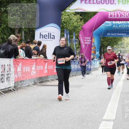 06.09.2026 - CURREX Alsterlauf Yannick Fuchs http://msf.ph/oto/10227636 06.09.2026 10:28:20 Ziel 3460, 6430 meine-sportfotos.de