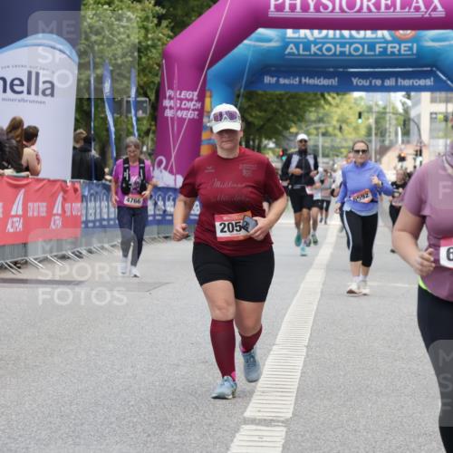 06.09.2026 - CURREX Alsterlauf Yannick Fuchs http://msf.ph/oto/10227645 06.09.2026 10:28:26 Ziel 2051, 3460, 6270, 6430 meine-sportfotos.de