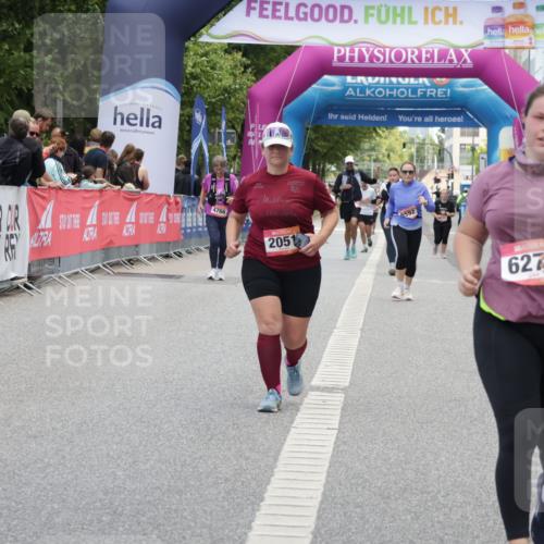 06.09.2026 - CURREX Alsterlauf Yannick Fuchs http://msf.ph/oto/10227648 06.09.2026 10:28:27 Ziel 2051, 6270, 6430 meine-sportfotos.de
