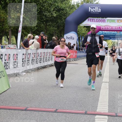 06.09.2026 - CURREX Alsterlauf Yannick Fuchs http://msf.ph/oto/10227665 06.09.2026 10:28:43 Ziel 2852, 2853, 3911, 4766, 4799, 4835, 5880 meine-sportfotos.de