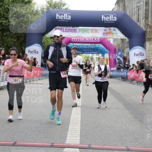 06.09.2026 - CURREX Alsterlauf Yannick Fuchs http://msf.ph/oto/10227666 06.09.2026 10:28:44 Ziel 2852, 2853, 3911, 4766, 4799, 4835, 5880 meine-sportfotos.de