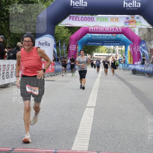06.09.2026 - CURREX Alsterlauf Yannick Fuchs http://msf.ph/oto/10227692 06.09.2026 10:28:57 Ziel 5158, 5295, 5445 meine-sportfotos.de