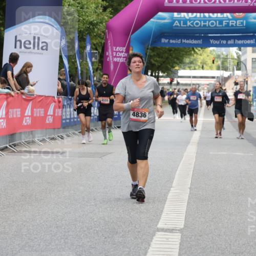 06.09.2026 - CURREX Alsterlauf Yannick Fuchs http://msf.ph/oto/10227693 06.09.2026 10:28:59 Ziel 4836, 5295, 5445 meine-sportfotos.de
