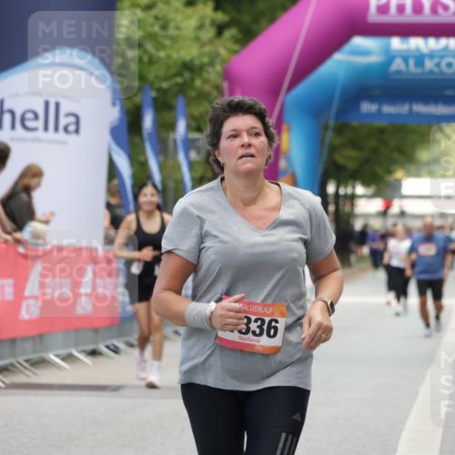 06.09.2026 - CURREX Alsterlauf Yannick Fuchs http://msf.ph/oto/10227696 06.09.2026 10:29:02 Ziel 4836, 5295, 5445 meine-sportfotos.de