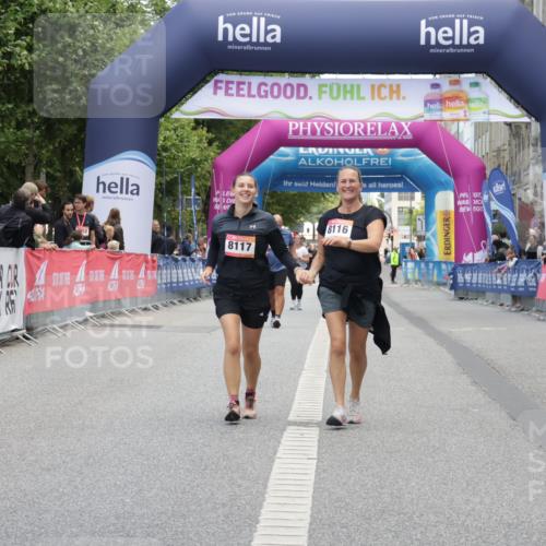 06.09.2026 - CURREX Alsterlauf Yannick Fuchs http://msf.ph/oto/10227722 06.09.2026 10:29:15 Ziel 4554, 4555, 8116, 8117 meine-sportfotos.de