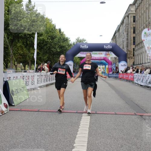 06.09.2026 - CURREX Alsterlauf Yannick Fuchs http://msf.ph/oto/10227729 06.09.2026 10:29:19 Ziel 8116, 8117 meine-sportfotos.de